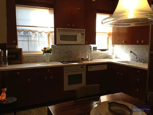 Rented by Brownstone Real Estate | media 10