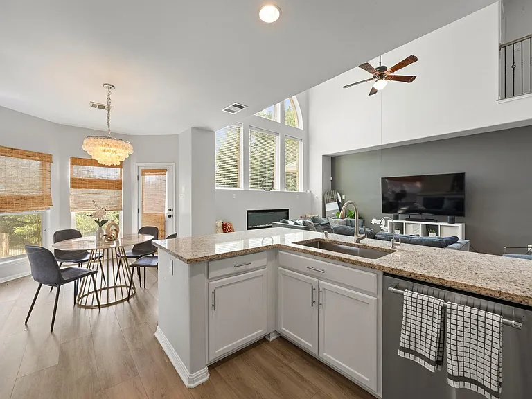4323 Angelico Ln — Photo 22