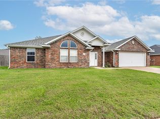 602 Piney Ln, Springdale, AR 72764