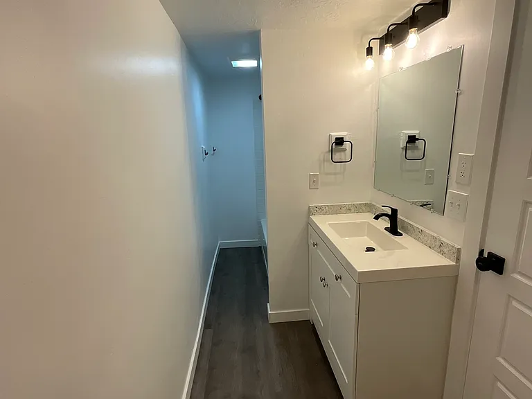 255 S 240 W — Photo 11