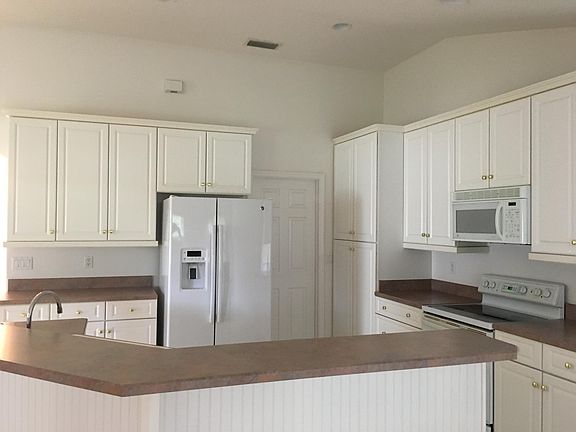 2nd image of 20 Westbury Ln