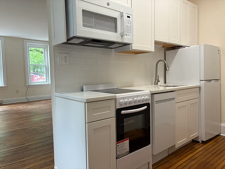 47 Clinton St #1A — Photo 2