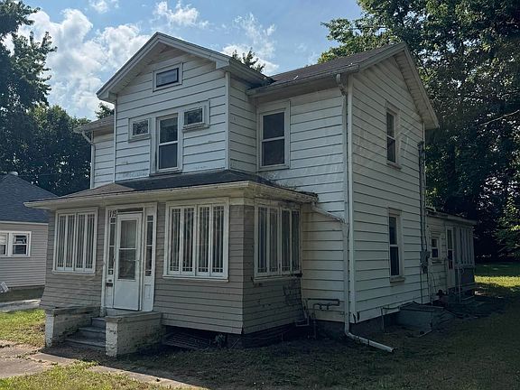 2nd image of 119 E Dearborn St