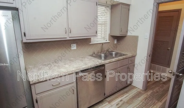 9304 Lait Dr — Photo 7