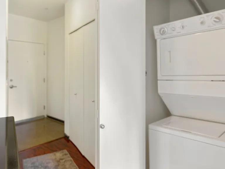 412 11th Ave #9 — Photo 4