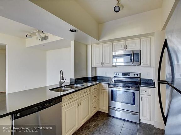 3rd image of 110 N Federal Hwy APT 1112