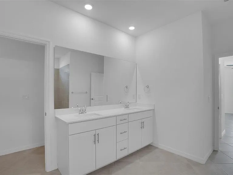 19100 Moscato Ct — Photo 32