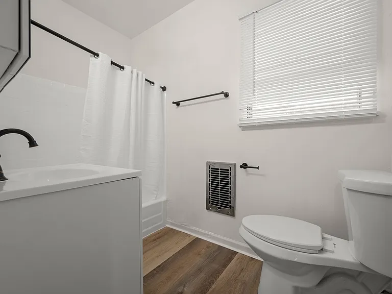 4108-4106 W Palmwood Dr — Photo 12