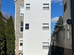 836 W 33rd St, Chicago, IL 60608