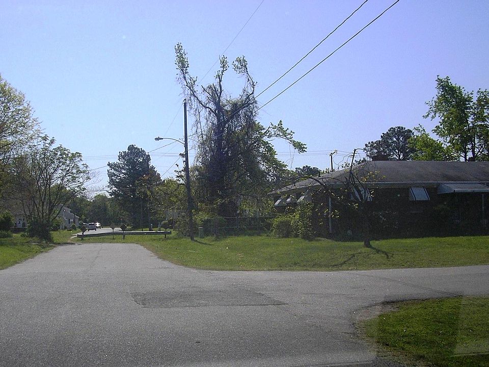 2nd image of 1600 Landsworth St
