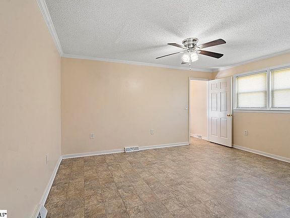 4th image of 107 Grove St