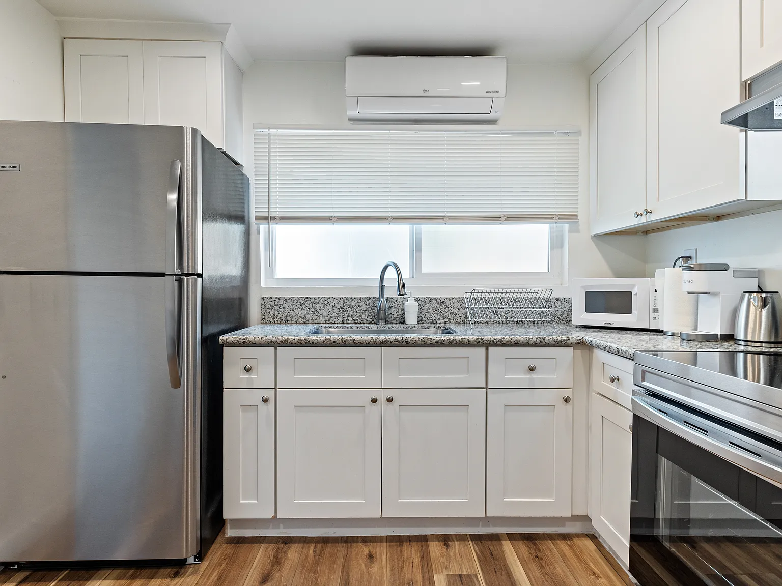 3 bed, $3,612 — Photo 4