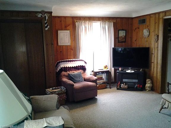4th image of 31 S Spruce St