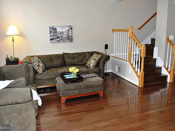 4th image of 5123 Donovan Dr #164