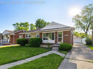 29218 Ursuline St, Saint Clair Shores, MI 48081