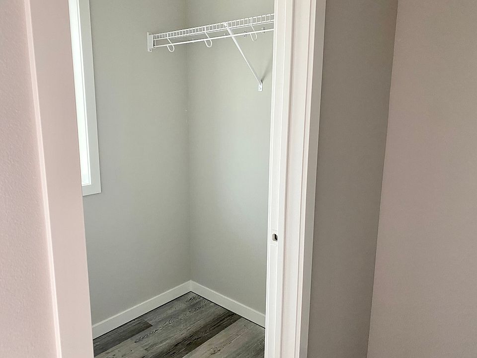 2nd image of 1737 Ashwood Ave #53PF09