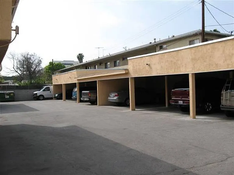 715 E Hardy St — Photo 7