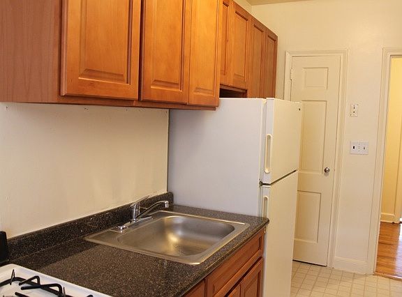 Typical Ayers Manor kitchen