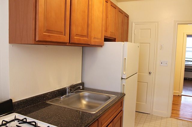 Typical Ayers Manor kitchen