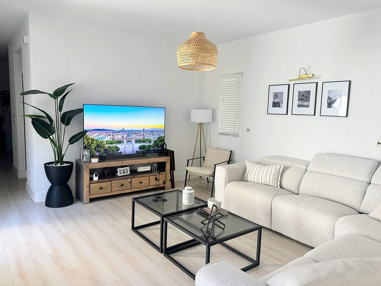 3 bed, 1386 sqft, $2,900 — Photo 2