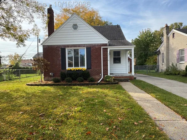 22114 Harper Lake Ave, Saint Clair Shores, MI 48080