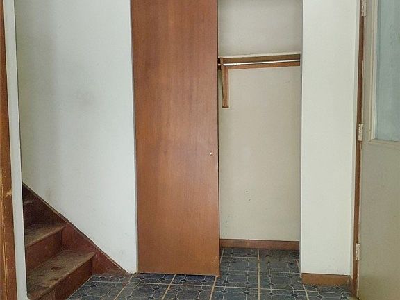 3rd image of 98 Ennis Ave