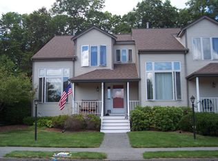 20 Willow Pond Dr, Rockland, MA 02370