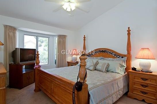 5th image of 2529 Desert Sands Dr