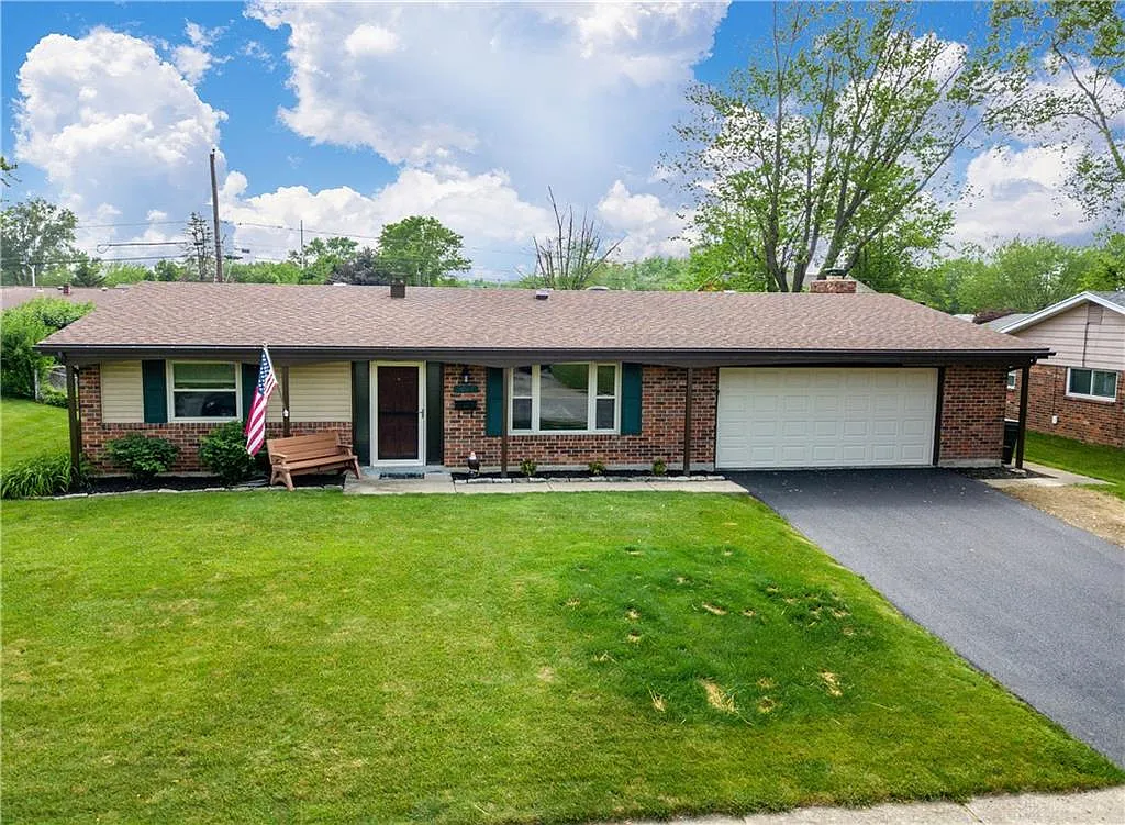 1017 Hazel Ave photo 1