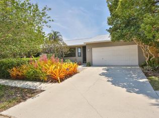 2447 Wood Oak Dr, Sarasota, FL 34232