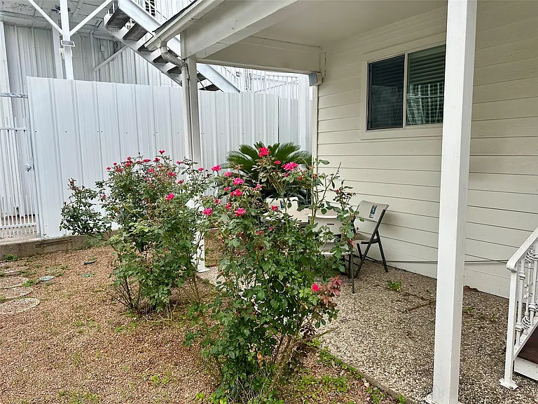 5223 Schuler St — Photo 3