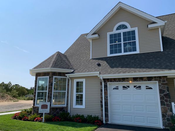 The Essex Plan, Stone Ridge Estates at Dix Hills