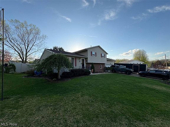 2nd image of 503 Meadowridge Ave NW