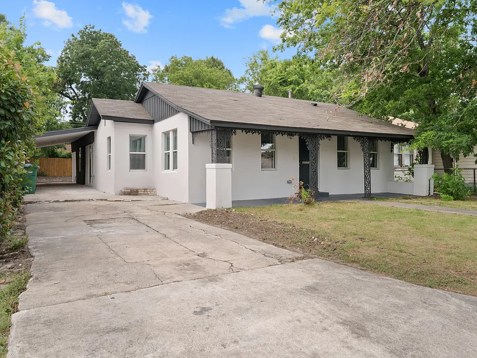 1627 W Mariposa Dr
