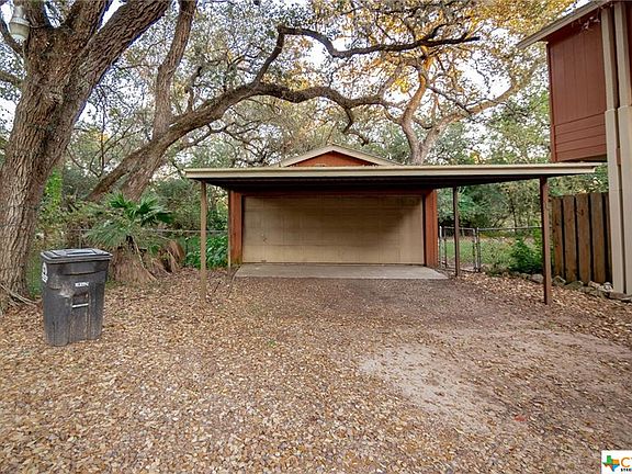 3rd image of 303 Camino Dr