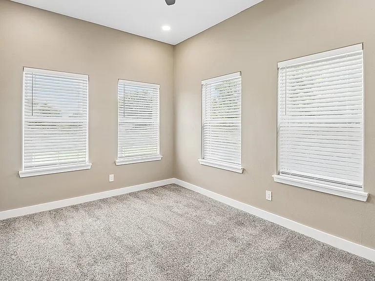 10711 Cromwell Dr — Photo 22