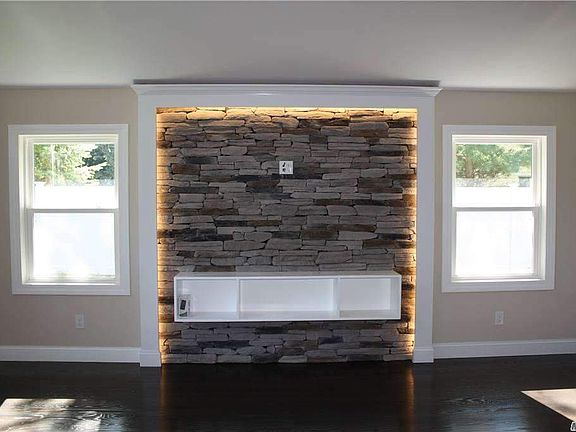 3rd image of 9 Saywood Ln