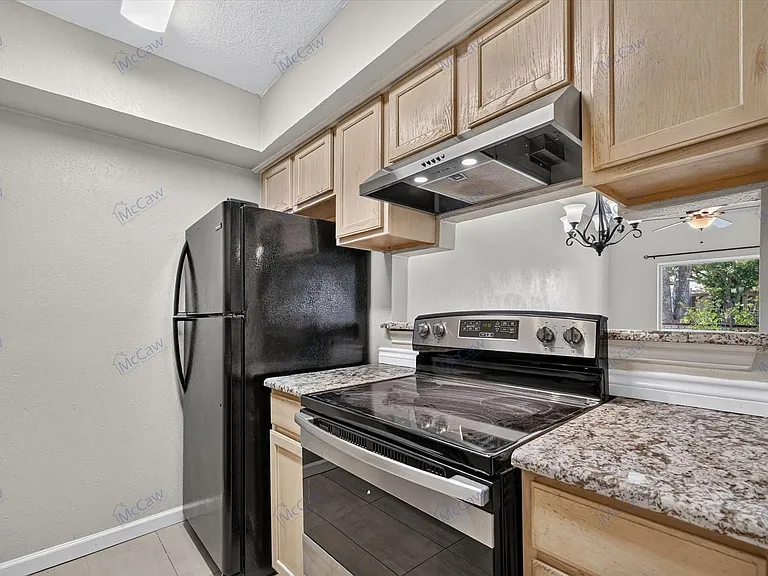 708 Baruna Cir — Photo 6