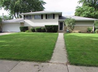 594 La Salle St, Des Plaines, IL 60016