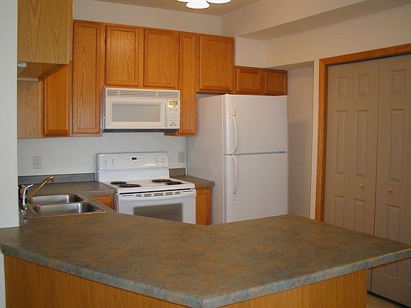 3rd image of 6645 Scattergood Ln #14