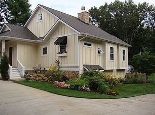 2044 Perry St, Holland, MI 49424