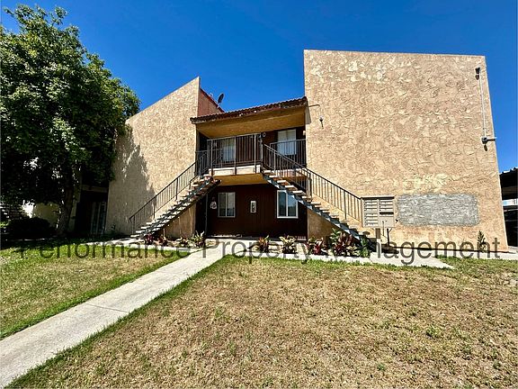 2nd image of 4720 Columbus St #A
