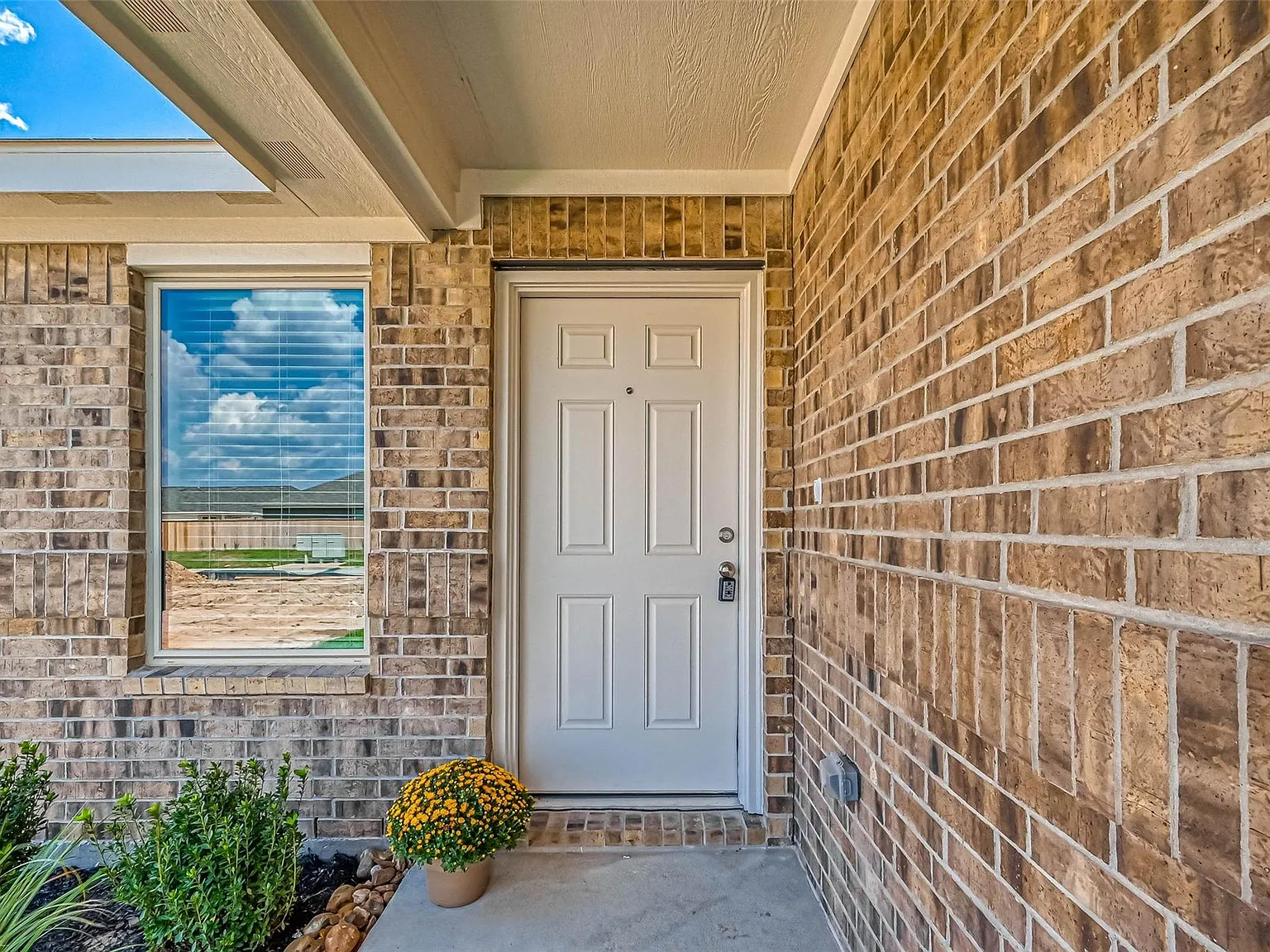 3 bed, 1320 sqft, $1,700 — Photo 3