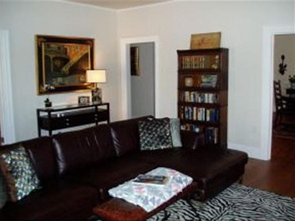 5th image of 520 E Boyd St