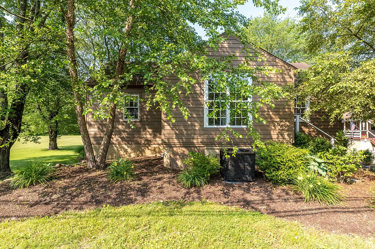 Building Photo - 3563 Aquetong Rd