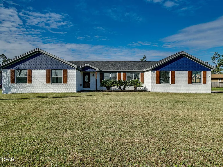 4339 Pine Tree Ln — Photo 2