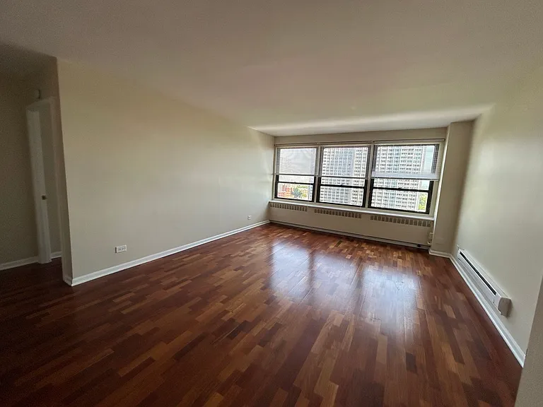 4180 Marine Terrace Apartments — Photo 109
