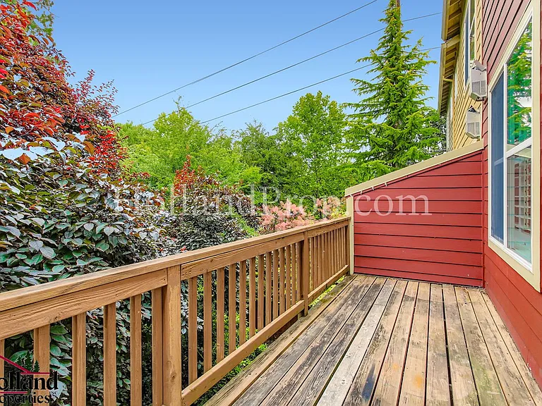 2287 NE Sheffield Ave — Photo 26