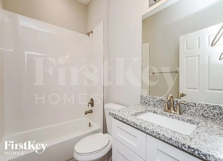 2420 San Filippo Dr SE — Photo 13