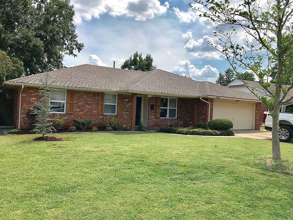 1st image of 2708 Chaucer Dr
